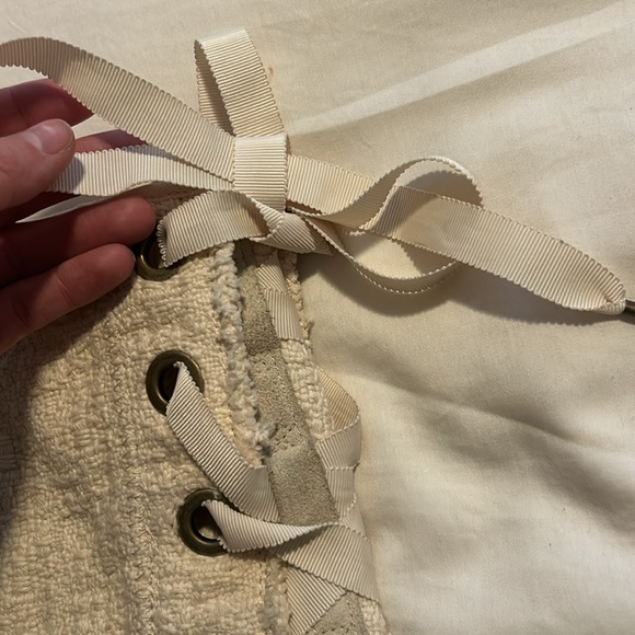 NWOT Ugg Australia Heirloom knit cream lace up boots! - Picture 9 of 13